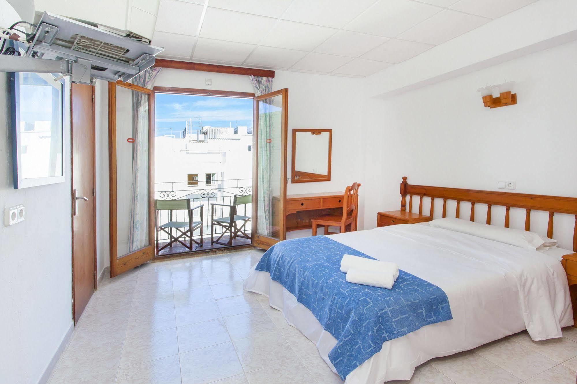 Can Beia Hostal Boutique (Adults Only) Sant Antoni de Portmany Екстериор снимка