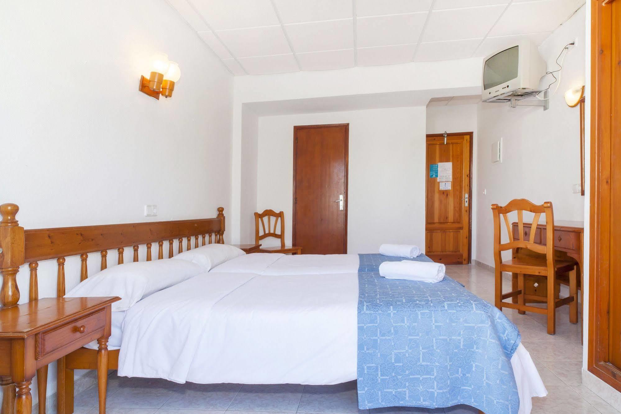 Can Beia Hostal Boutique (Adults Only) Sant Antoni de Portmany Екстериор снимка